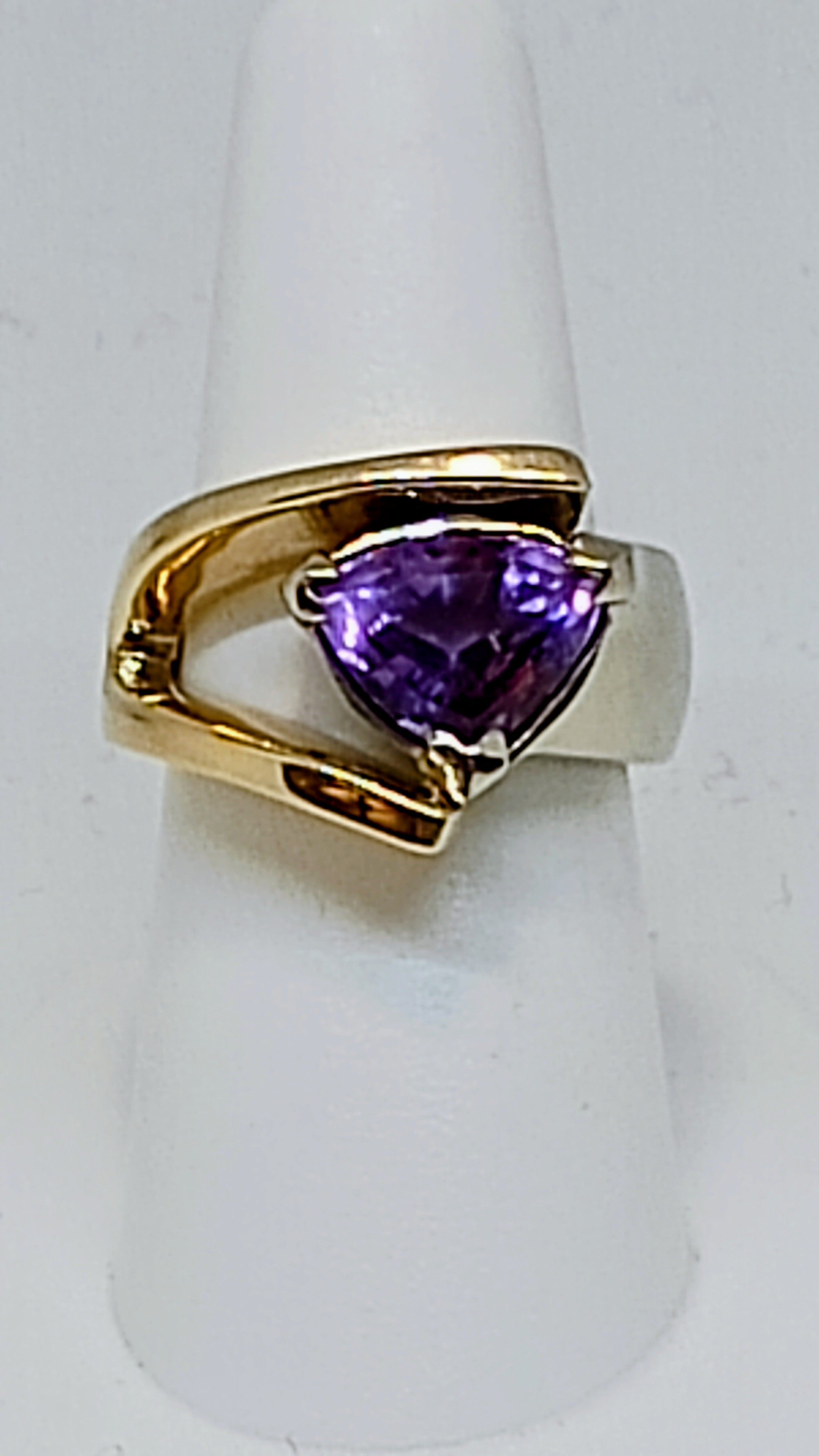 Amethyst trillion
