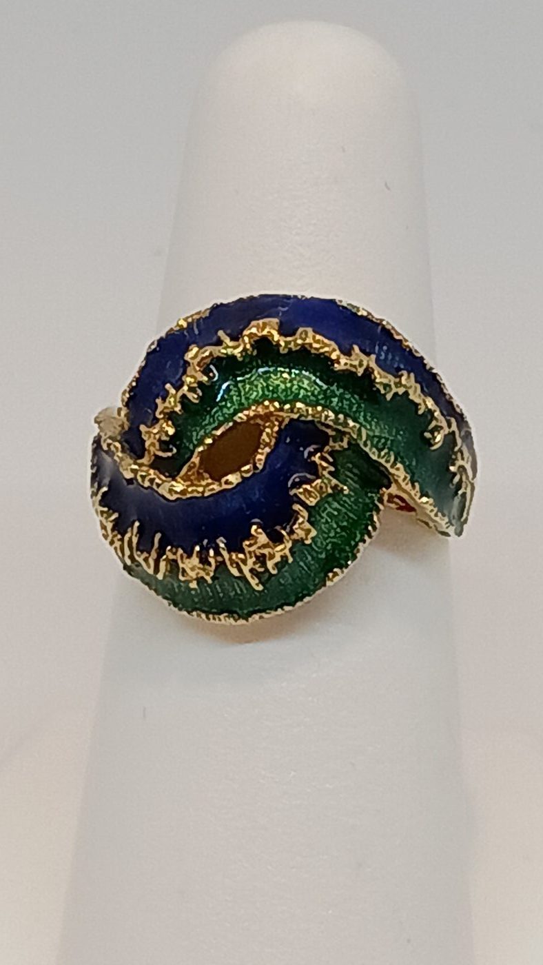 Enamel Swirl
